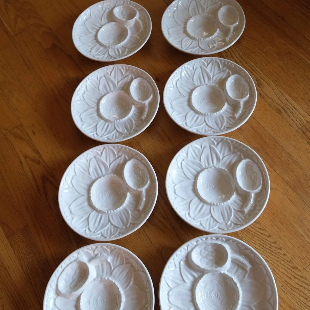 Sur La Table Vintage set of 8 Made in Portugal Artichoke plates
